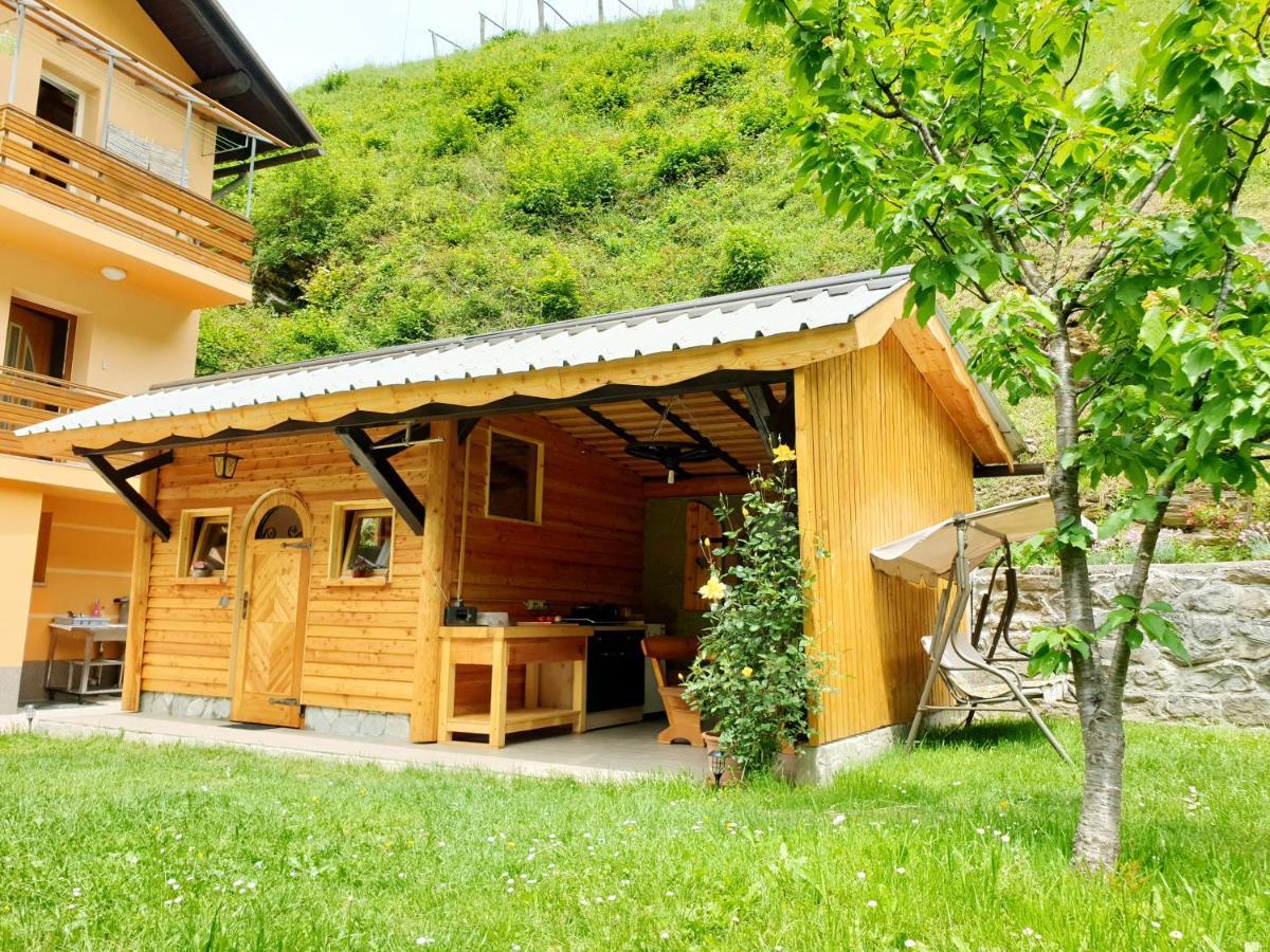Apartment And Garden House Among The Mountains Podbrdo Buitenkant foto