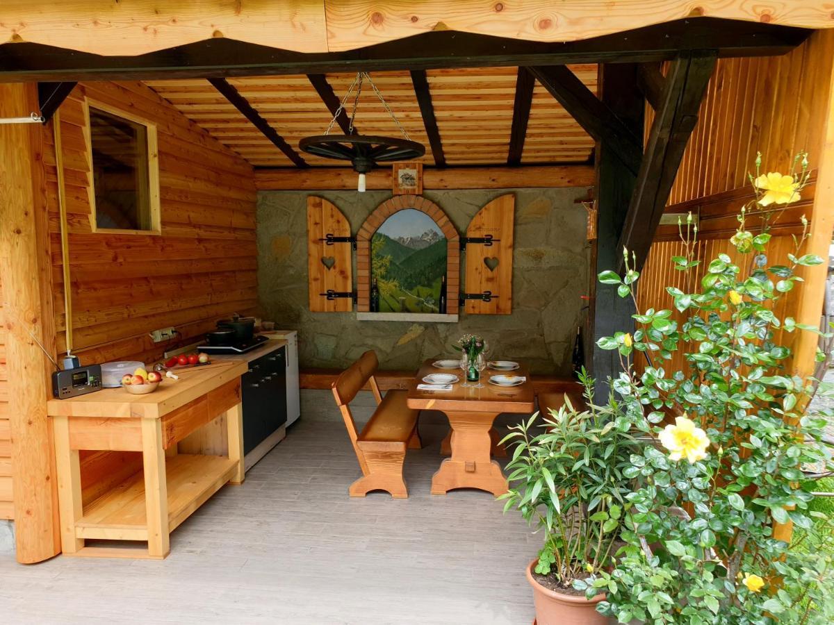 Apartment And Garden House Among The Mountains Podbrdo Buitenkant foto